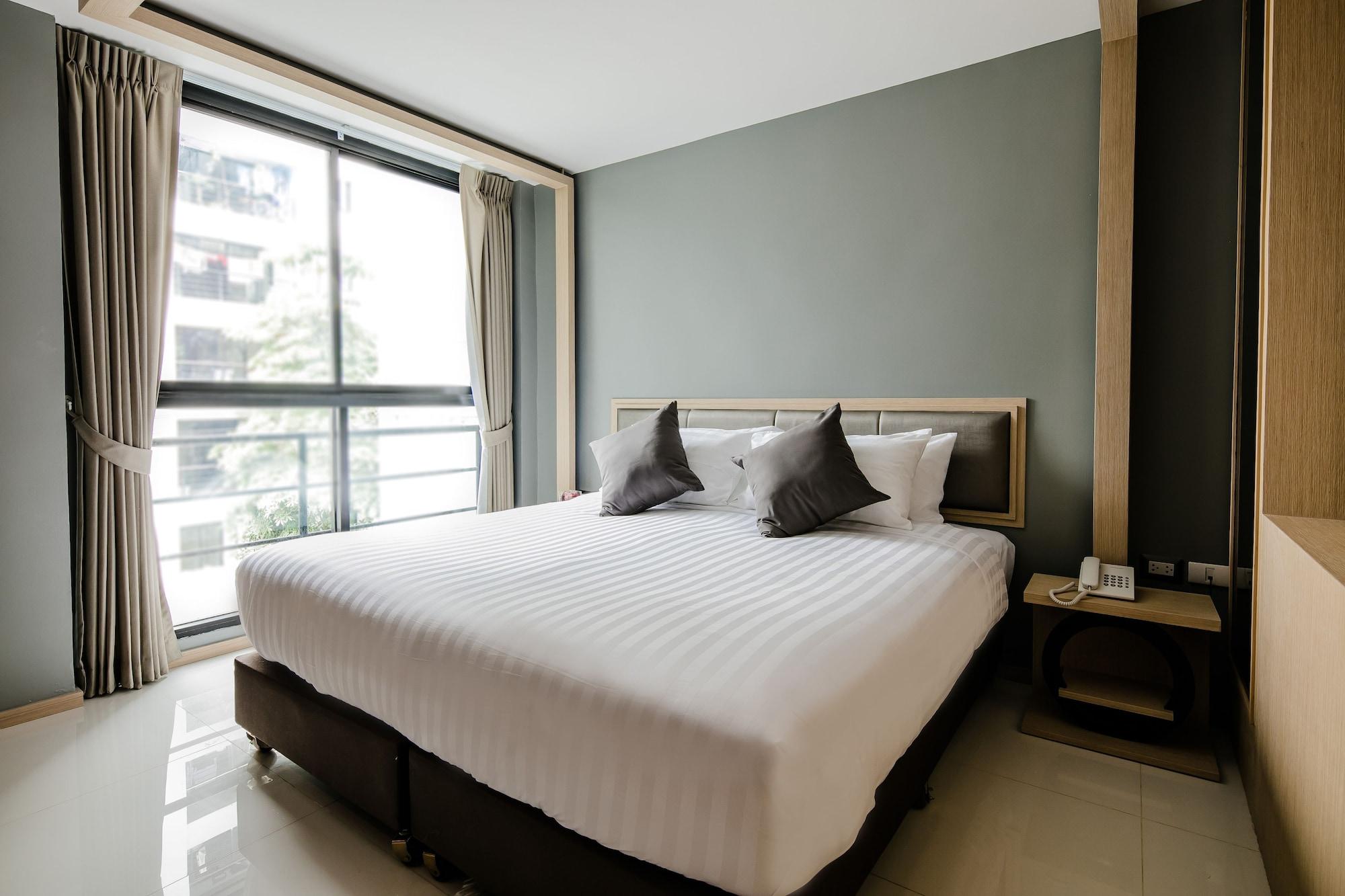 Three Sukhumvit Hotel - Sha Plus Certified Бангкок Екстер'єр фото